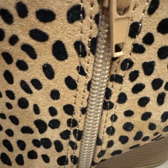 🐆🦁Qupid BOOTIES.                                              Animal Print. - Picture 2 of 7